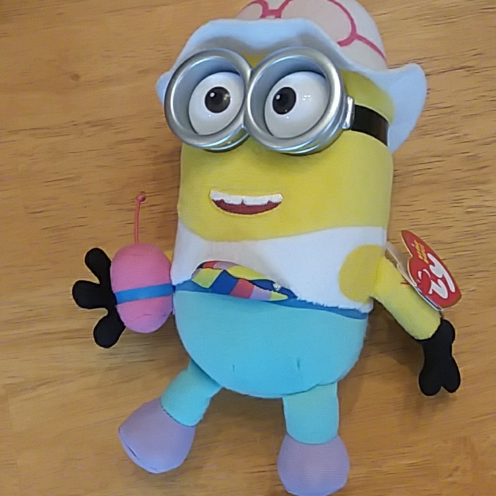 3 Minion stuffed-animals